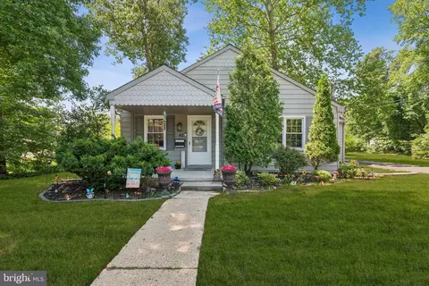 42 Chews Landing Rd, Clementon, NJ 08021