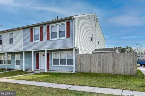 14 Lamont Ct, Sicklerville, NJ 08081