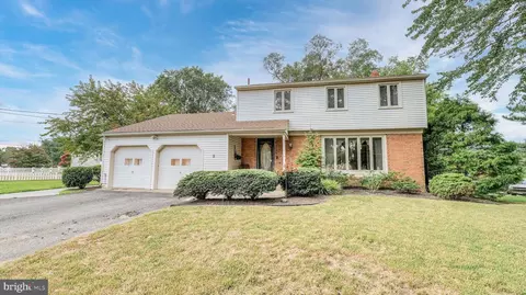 2 S Forge Ln, Cherry Hill, NJ 08002