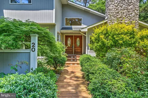 20 Woodbrook Rd, Voorhees, NJ 08043