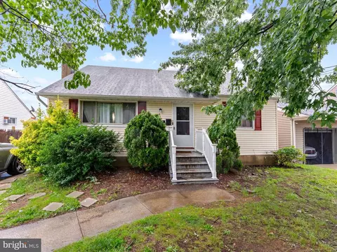 818 W Evesham Rd, Glendora, NJ 08029 photo 1
