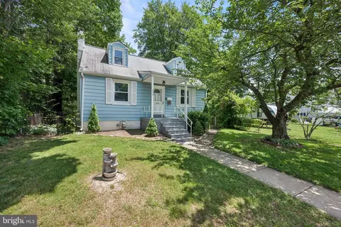 515 N Walnut Ave, Magnolia, NJ 08049