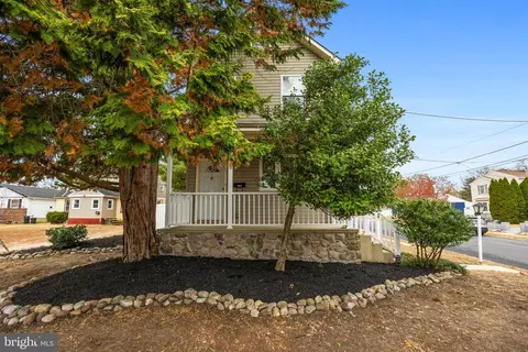 Exterior - 501 W Evesham Rd, Runnemede, NJ 08078 photo 3 of 7