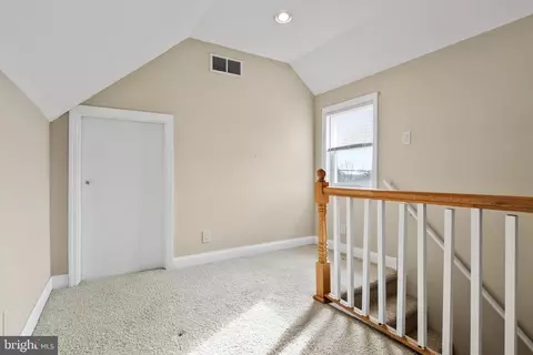 Entry Way - 501 W Evesham Rd, Runnemede, NJ 08078 photo 3 of 4