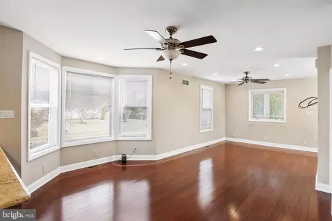 Living - 501 W Evesham Rd, Runnemede, NJ 08078 photo 1 of 4