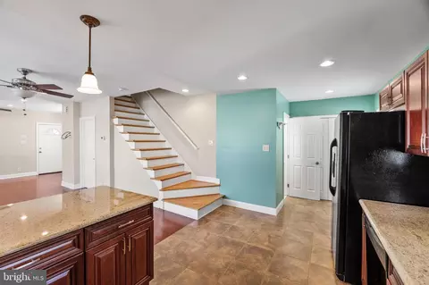 Entry Way - 501 W Evesham Rd, Runnemede, NJ 08078 photo 1 of 4