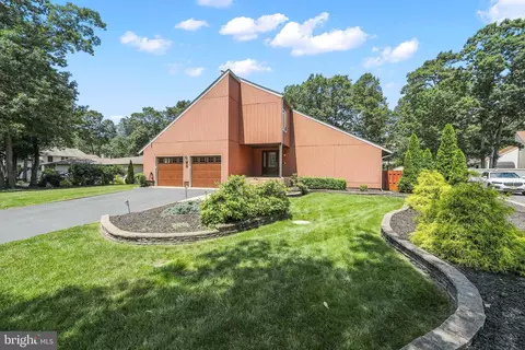 15 Woodhurst Dr, Voorhees, NJ 08043