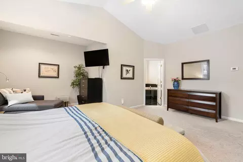 Bedroom - 420 E Cottage Ave, Haddonfield, NJ 08033 photo 3 of 7