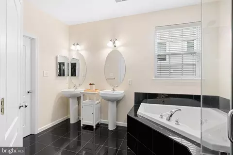 Bath - 420 E Cottage Ave, Haddonfield, NJ 08033 photo 1 of 5