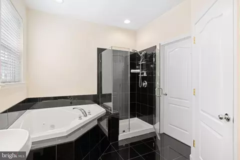 Bath - 420 E Cottage Ave, Haddonfield, NJ 08033 photo 2 of 5