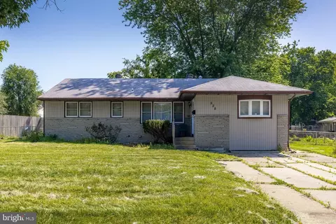 528 Fresno Dr, Magnolia, NJ 08049