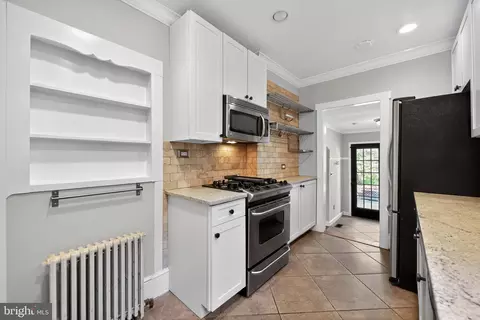 Entry Way - 159 Wayne Ave, Haddonfield, NJ 08033 photo 1 of 2