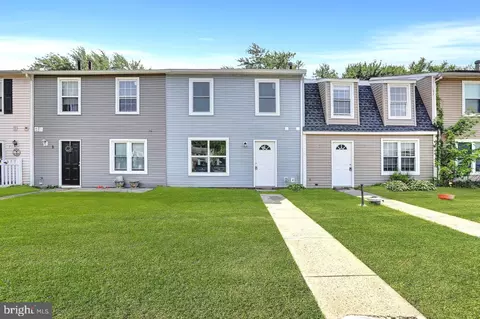 3 Villanova Ct, Sicklerville, NJ 08081