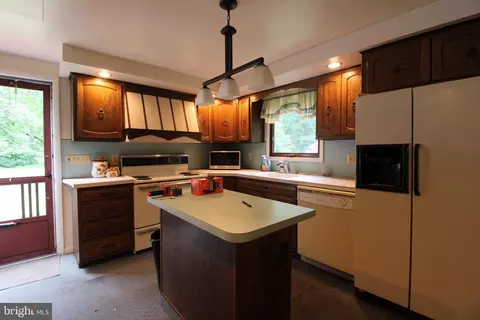 Kitchen - 412 Wallace Ave, Lindenwold, NJ 08021 photo 2 of 2
