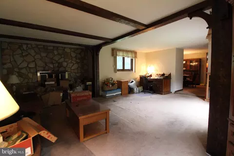 Living - 412 Wallace Ave, Lindenwold, NJ 08021 photo 2 of 2