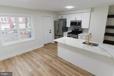 2945 Royden St, Camden, NJ 08105