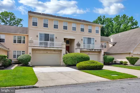 19 Buckingham Pl, Cherry Hill, NJ 08003