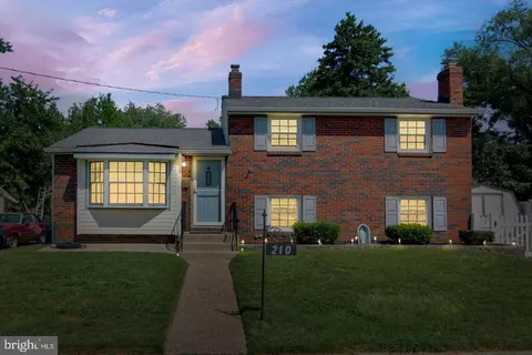 210 Mcclelland Ave, Bellmawr, NJ 08031