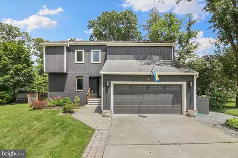 9 Golf View Dr, Voorhees, NJ 08043