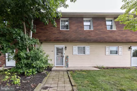 109 La Cascata Tnhs, Clementon, NJ 08021