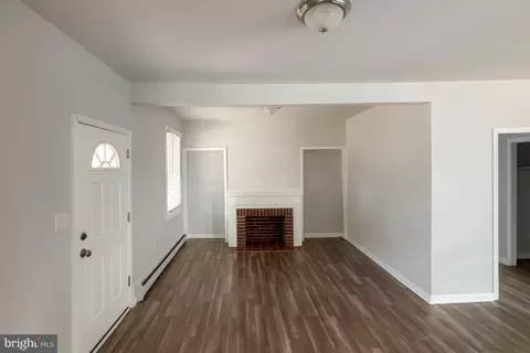 Living - 725 E Linden Ave, Lindenwold, NJ 08021 photo 5 of 5