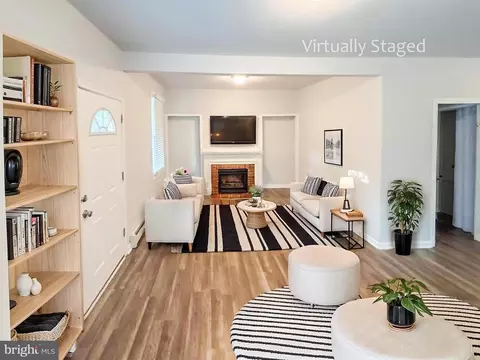 Living - 725 E Linden Ave, Lindenwold, NJ 08021 photo 1 of 5