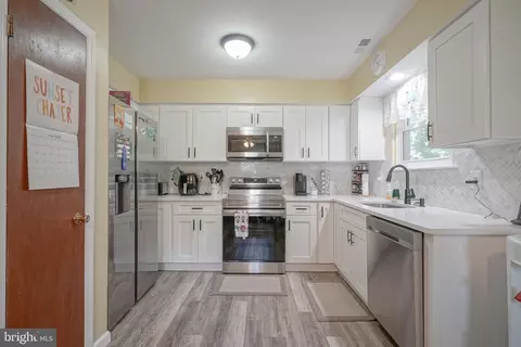 Kitchen - 16 E Judith Dr, Hammonton, NJ 08037 photo 1 of 3