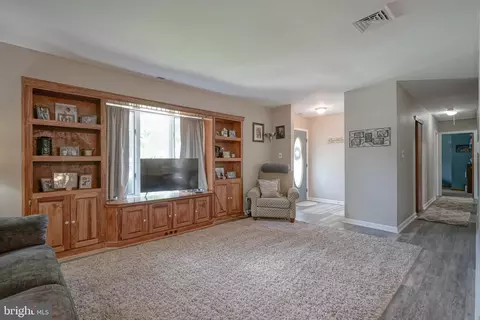 Entry Way - 16 E Judith Dr, Hammonton, NJ 08037 photo 1 of 1