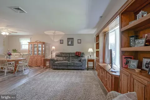 Living - 16 E Judith Dr, Hammonton, NJ 08037 photo 1 of 2
