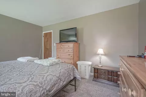 Bedroom - 16 E Judith Dr, Hammonton, NJ 08037 photo 4 of 4