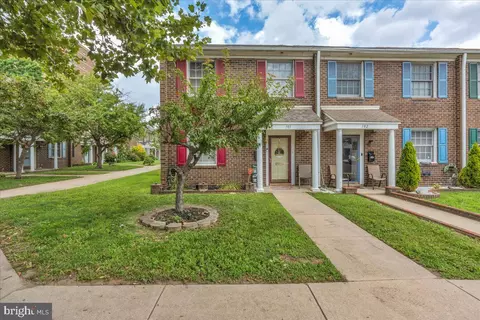 101 Benson Ct, Camden, NJ 08103