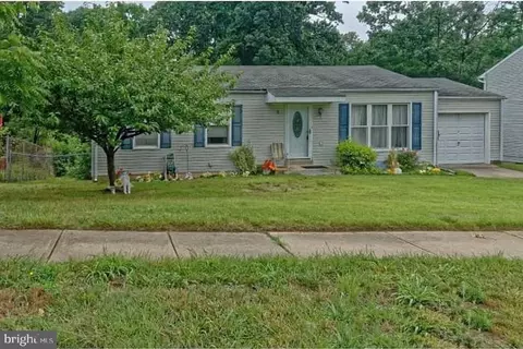 3 Sunset Dr, Clementon, NJ 08021