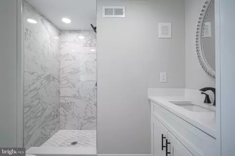 Bath - 448 Spring Rd, Hammonton, NJ 08037 photo 1 of 4