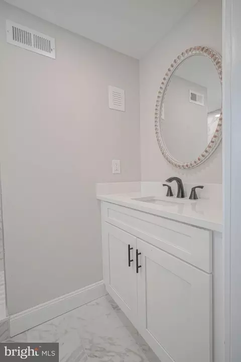 Bath - 448 Spring Rd, Hammonton, NJ 08037 photo 2 of 4