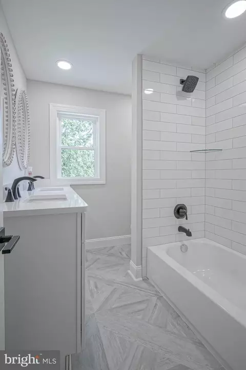 Bath - 448 Spring Rd, Hammonton, NJ 08037 photo 4 of 4