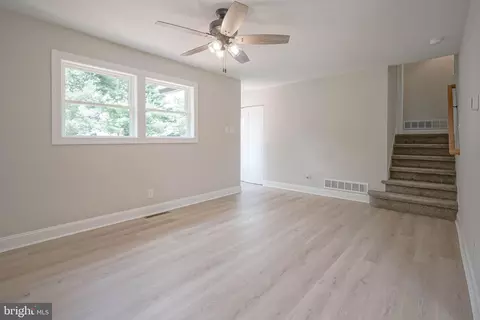 Living - 448 Spring Rd, Hammonton, NJ 08037 photo 4 of 4