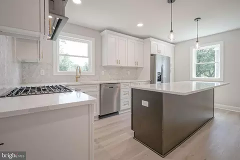 Kitchen - 448 Spring Rd, Hammonton, NJ 08037 photo 2 of 4