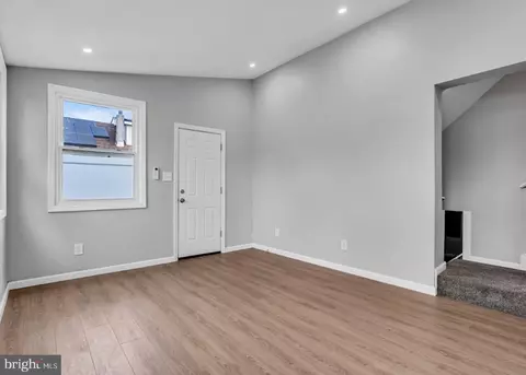 Entry Way - 239 W Evesham Rd, Runnemede, NJ 08078 photo 3 of 6