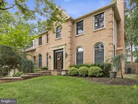 127 Forrest Hills Dr, Voorhees, NJ 08043
