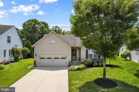 114 Hearthstone Dr, Berlin, NJ 08009