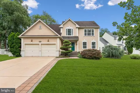 32 Equestrian Ln, Cherry Hill, NJ 08003