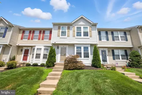 42 Pebble Ln, Blackwood, NJ 08012