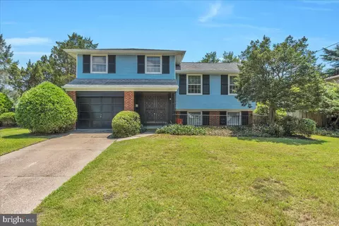 7 Academy Dr, Stratford, NJ 08084