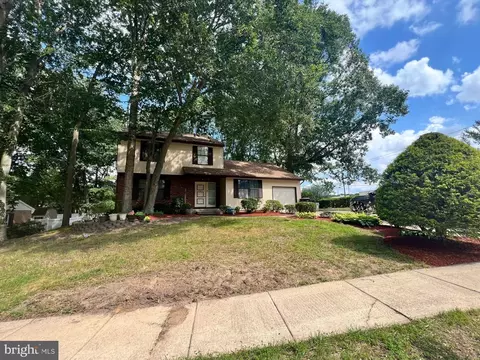 2 Windmill Dr, Clementon, NJ 08021