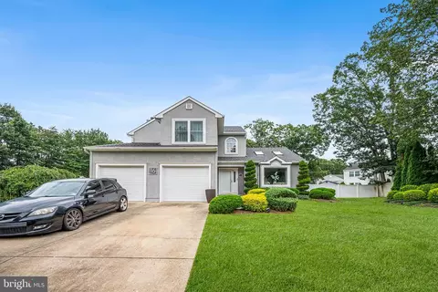 16 Carr Ln, Sicklerville, NJ 08081