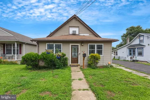 808 Velde Ave, Pennsauken, NJ 08110