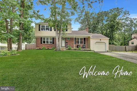 244 Briarwood Rd, West Berlin, NJ 08091