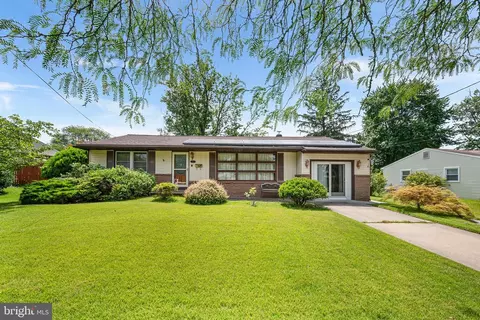 127 Oakdale Rd, Cherry Hill, NJ 08034