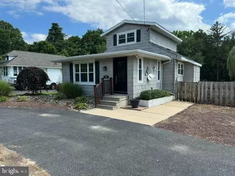 524 Almonesson Rd, Blackwood, NJ 08012