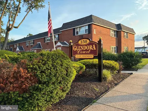 230 Evesham Rd #B6, Glendora, NJ 08029